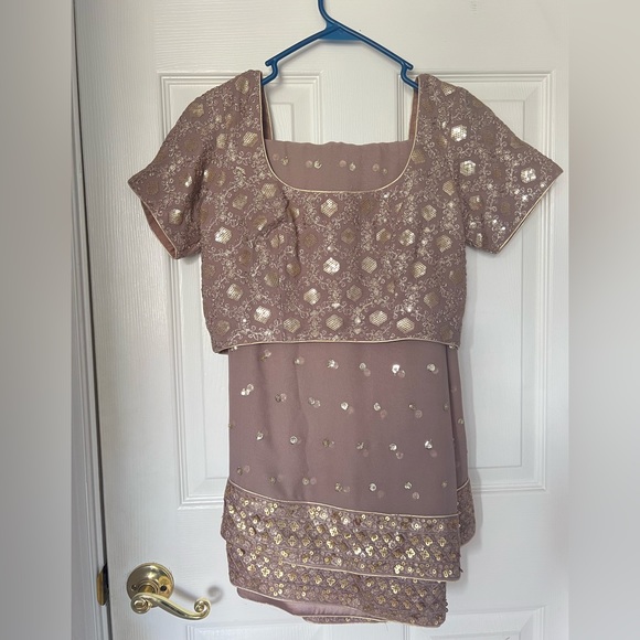 Grey/light brownish saree set - Picture 3 of 8